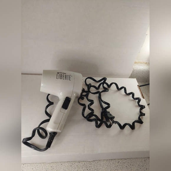 Black and Decker Liberte White Small Travel Size Women's Hair Dryer - Picture 8 of 11